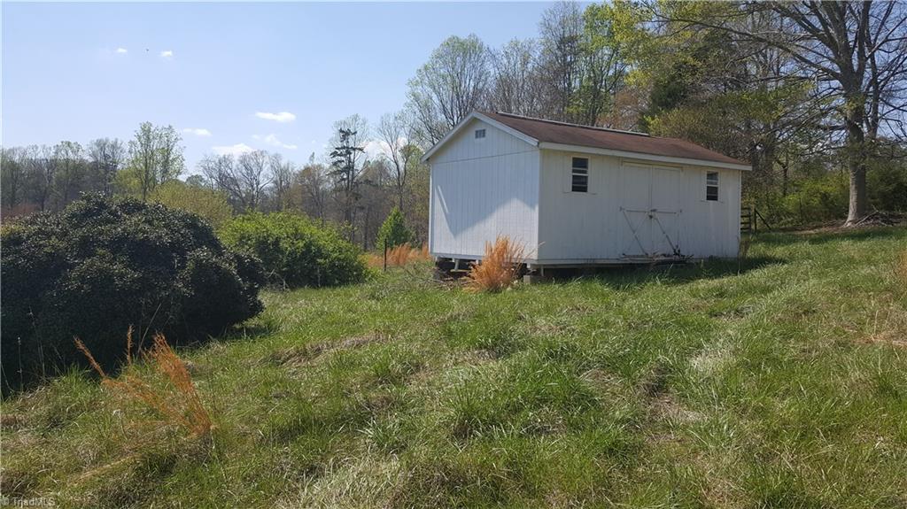 298 Valley View Street Elkin, NC 28621 - Photo 5 of 7 Gallery Image 5
