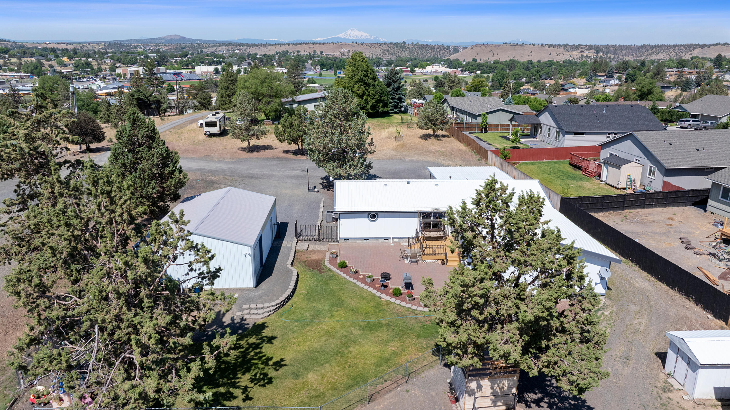 605 Southeast Kinkade Road Madras, OR 97741 - Photo 43 of 44