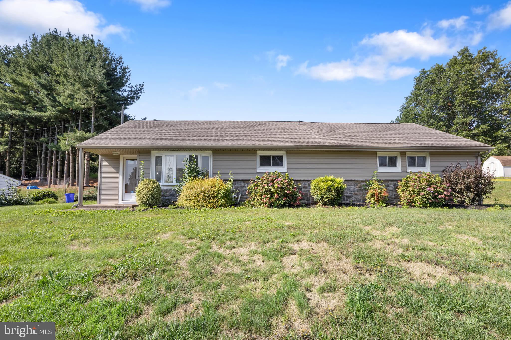 740 Hammond Road York, PA 17406 - Photo 2 of 32 Gallery Image 2