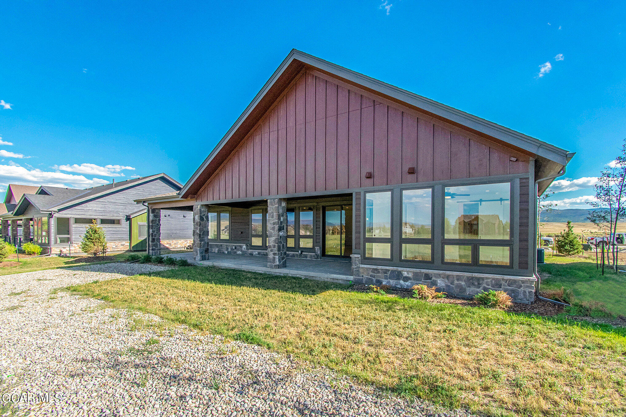 500 Thompson Road Exterior