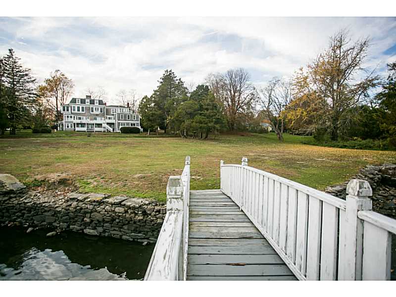 44 Bliss Mine Road, Unit 5 Middletown, RI 02842 - Photo 22 of 25 Exterior Back.