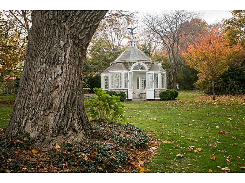 44 Bliss Mine Road, Unit 5 Middletown, RI 02842 - Photo 24 of 25 Other. GAZEBO