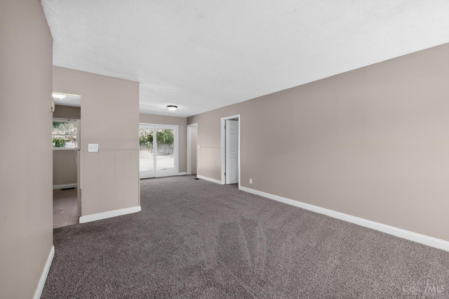 8745 Daly Road Cincinnati, OH 45231 - Photo 5 of 31 Gallery Image 5