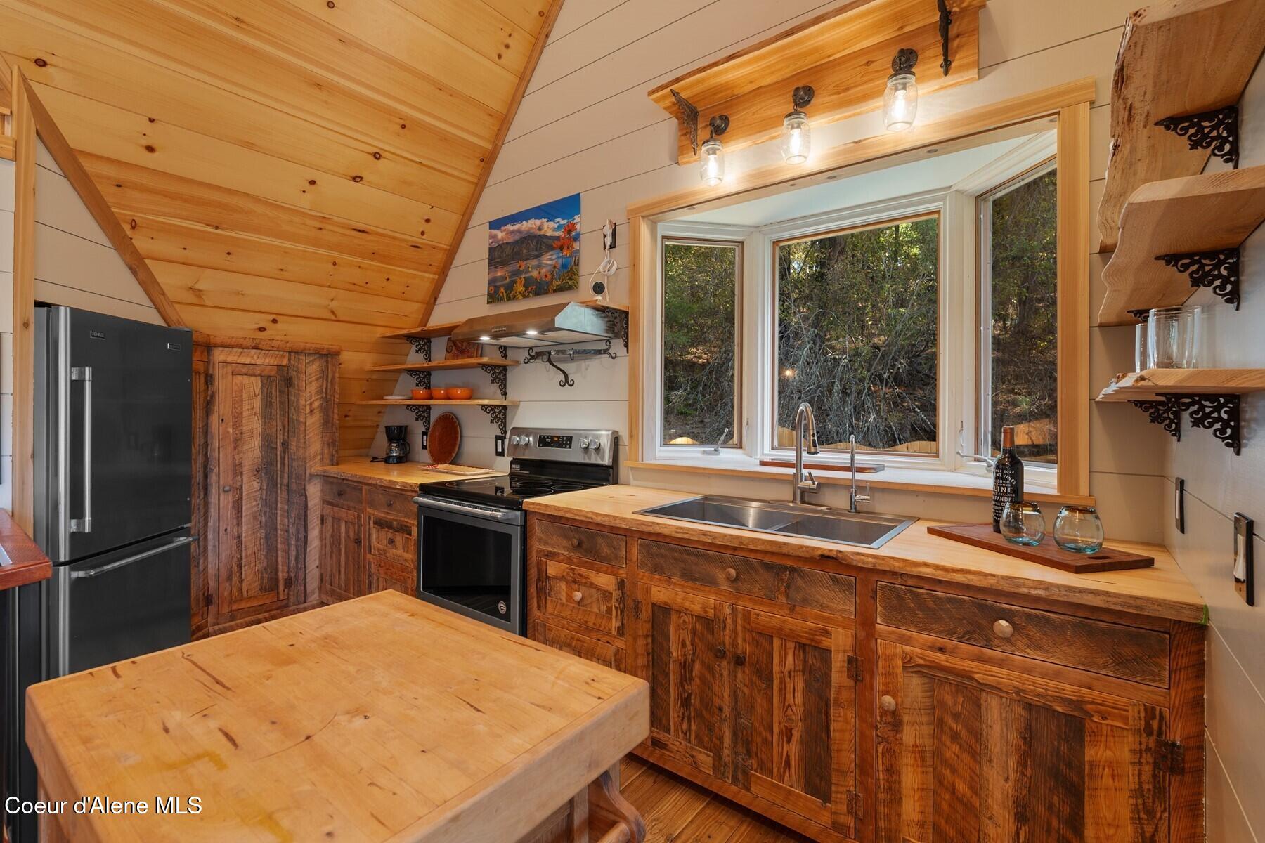 93 Broten Way Sagle, ID 83860 - Photo 11 of 67 .