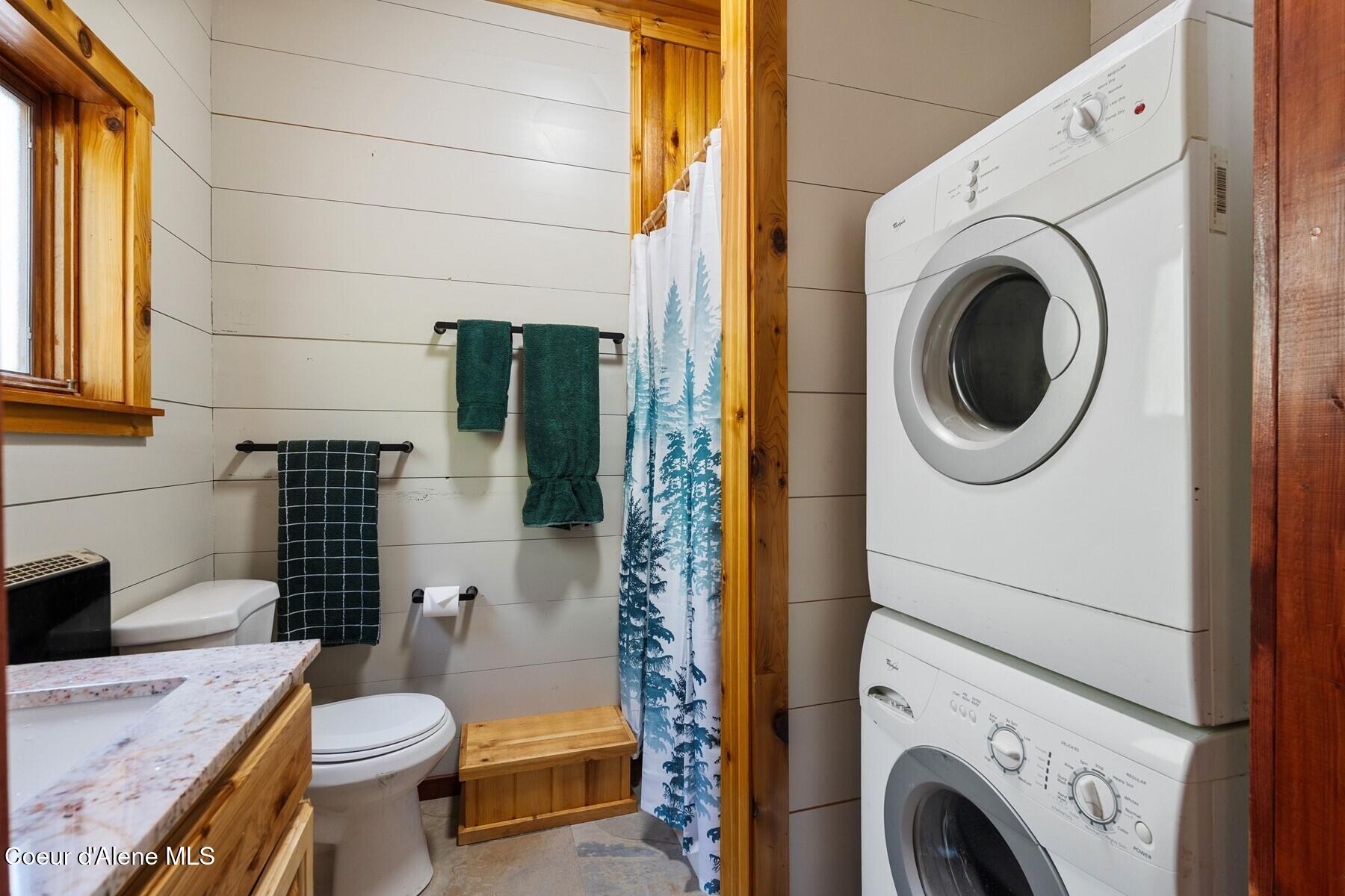 93 Broten Way Sagle, ID 83860 - Photo 40 of 67 Bath Laundry Combo