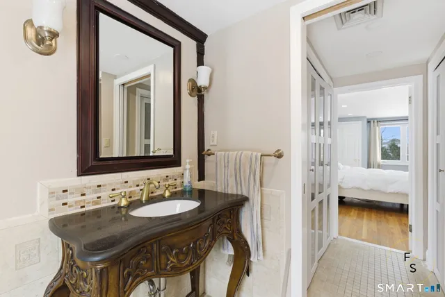 $4,500 | 508 Highland Street, Wethersfield, CT 06109