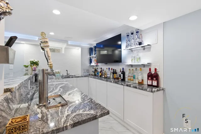 $4,500 | 508 Highland Street, Wethersfield, CT 06109