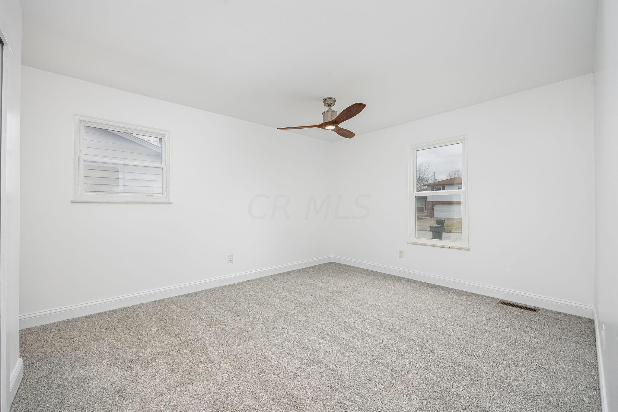 5481 Blue Ash Road Columbus, OH 43229 - Photo 18 of 61 15-web-or-mls-5481 Blue Ash Road 014