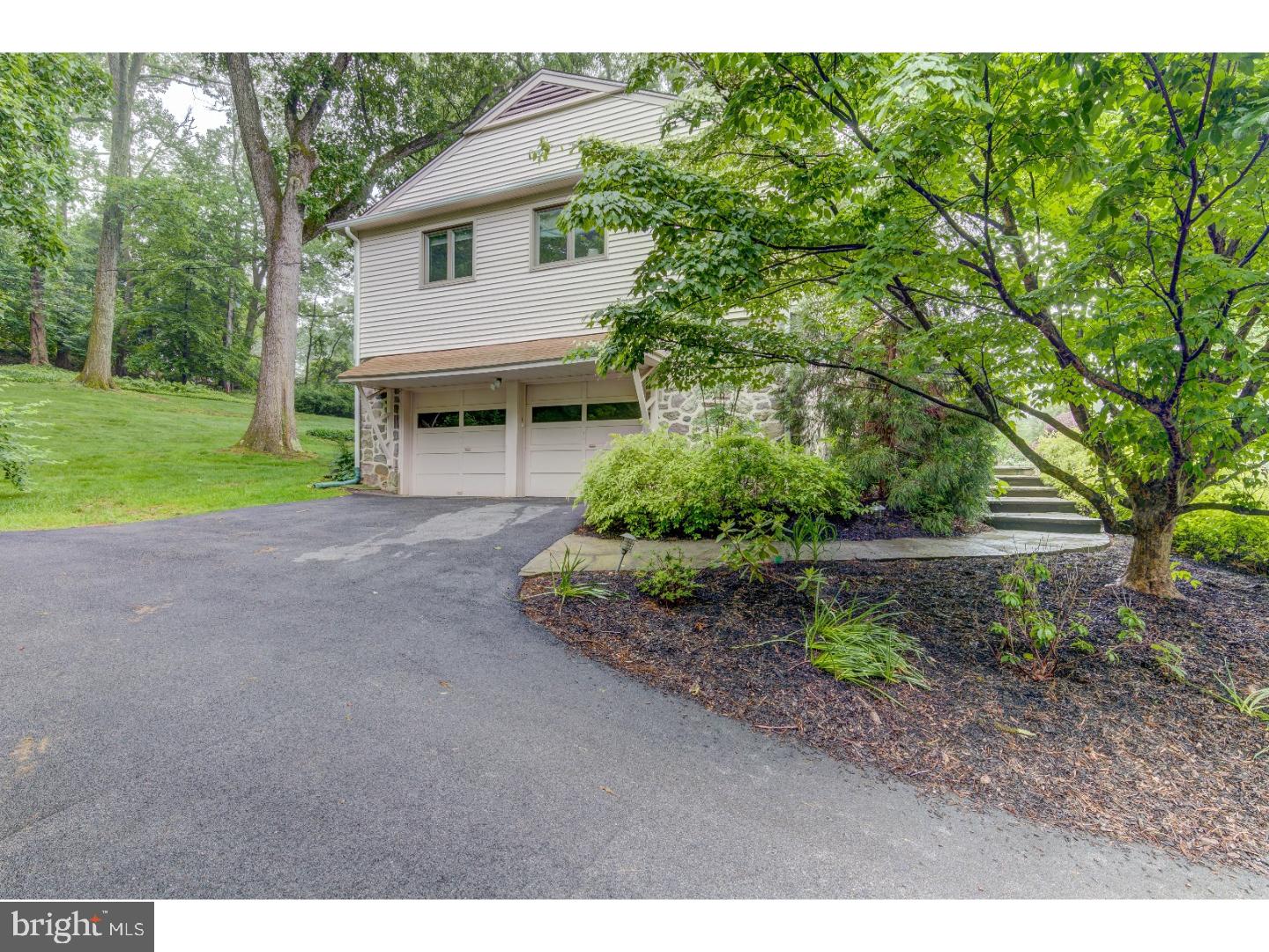 884 Hollow Road Wayne, PA 19087 - Photo 22 of 25 Exterior Side