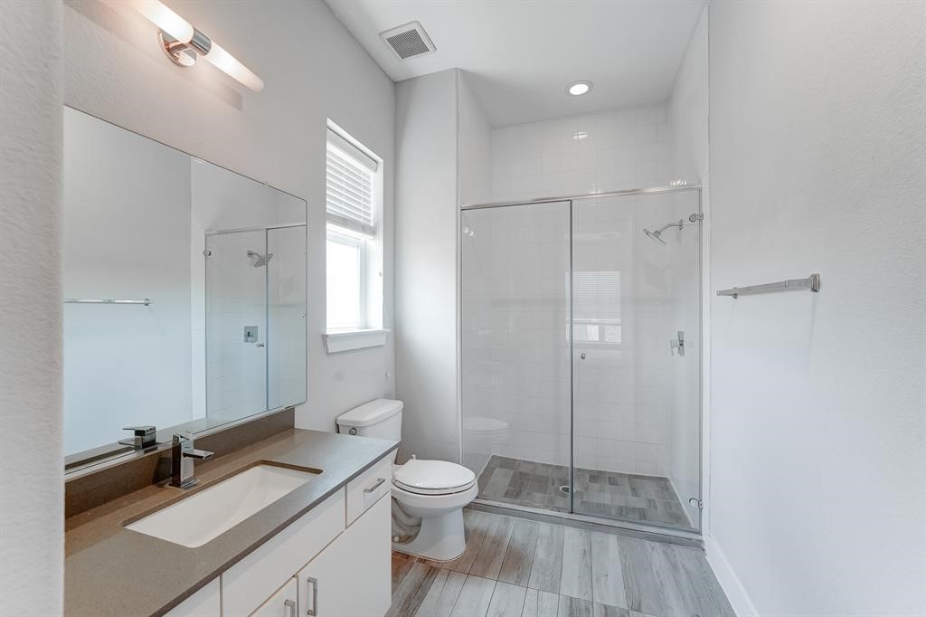8409 Hempstead Road, Unit A Houston, TX 77008 - Photo 8 of 37