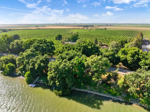$1,080,000 | 14268 Highway 160, Walnut Grove, CA 95690