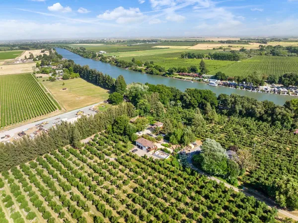 $1,080,000 | 14268 Highway 160, Walnut Grove, CA 95690