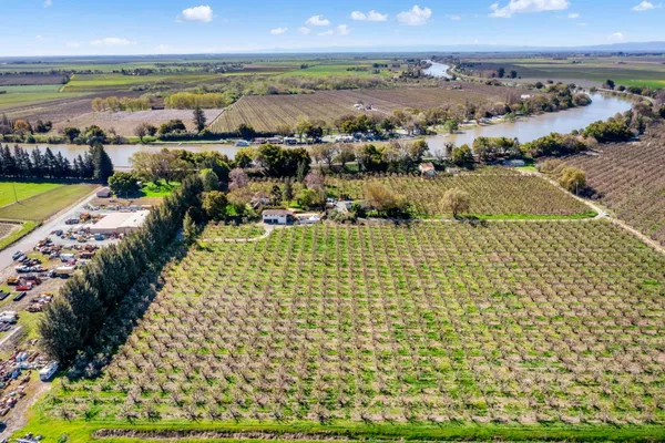 $1,080,000 | 14268 Highway 160, Walnut Grove, CA 95690