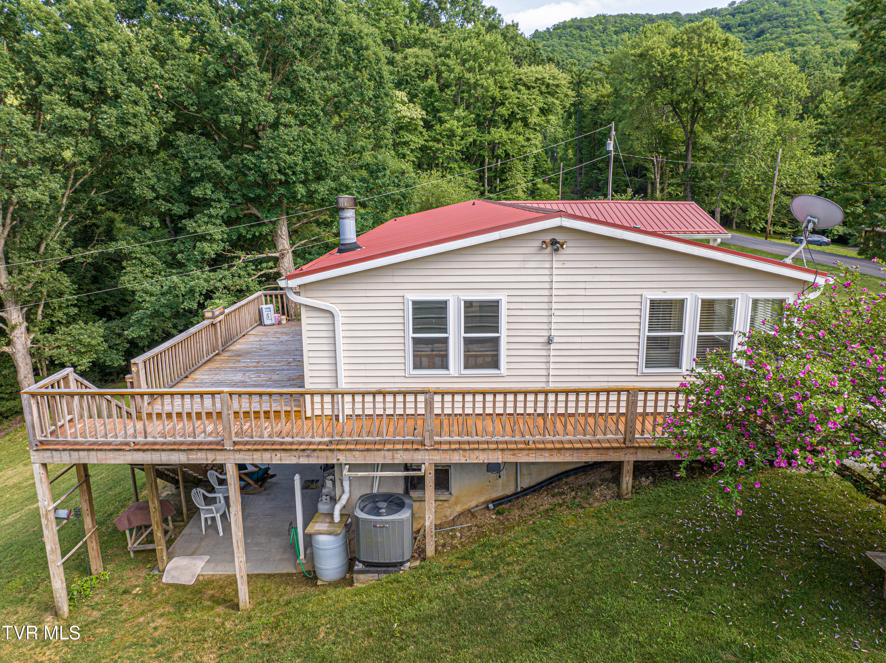 303 Offset Road Bristol, TN 37620 - Photo 60 of 66 Offset Rd-028
