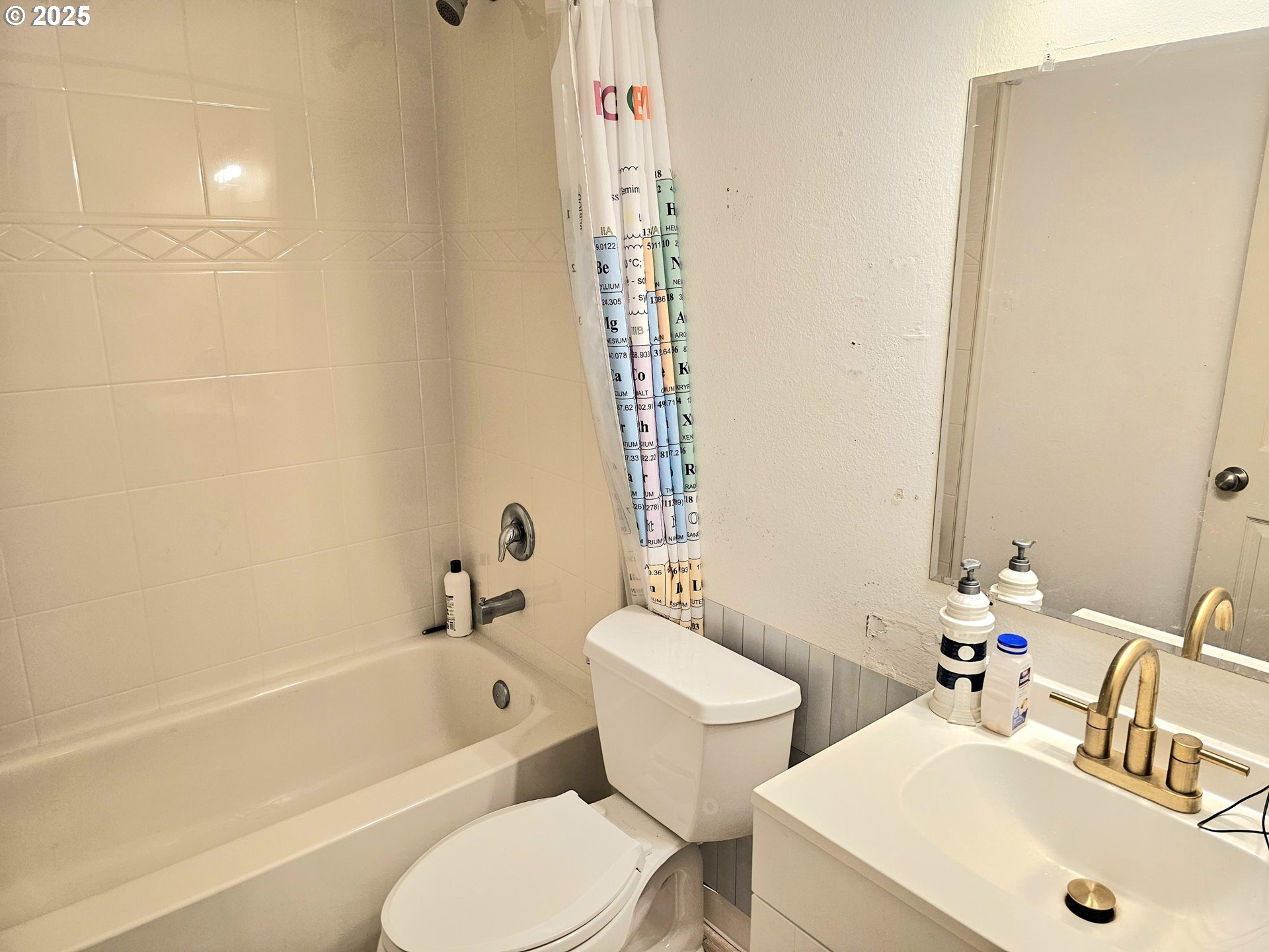 773 Boone Road Southeast, Unit 20 Salem, OR 97302 - Photo 14 of 20 a bathroom with a sink a toilet and shower