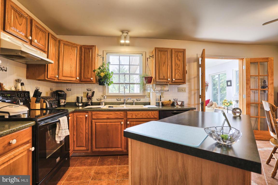 660 Kraybill Church Road Mount Joy, PA 17552 - Photo 8 of 34 Gallery Image 8