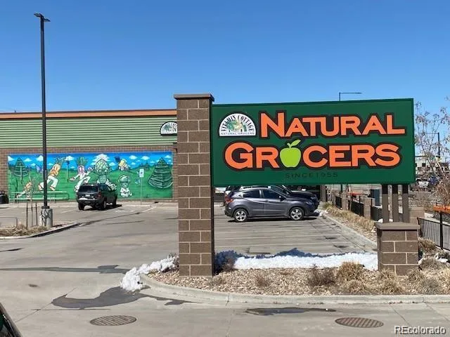 a street sign on the side of a building