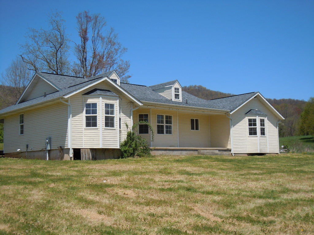 369 Gum Cove Road Buckeye, WV 24924 - Photo 18 of 20 Gallery Image 18
