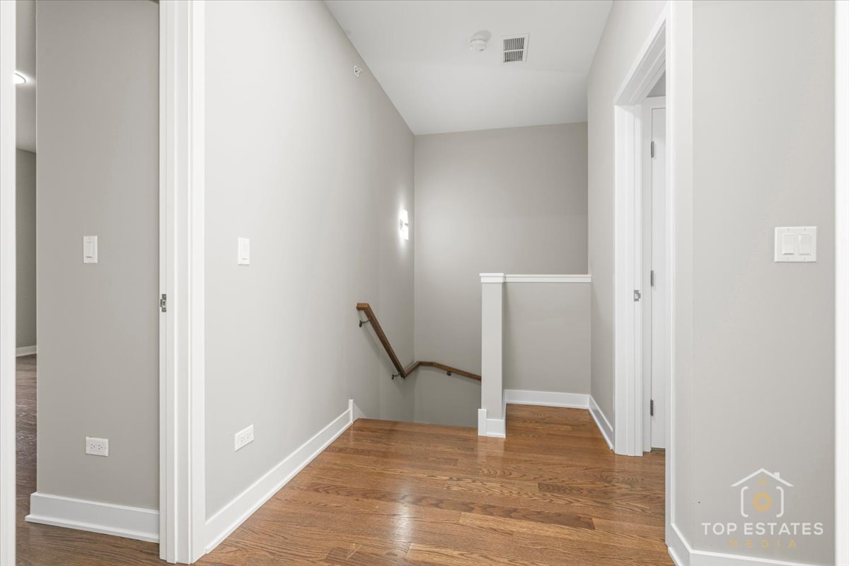 3638 South Western Avenue, Unit F Chicago, IL 60632 - Photo 21 of 36 a view of an empty room