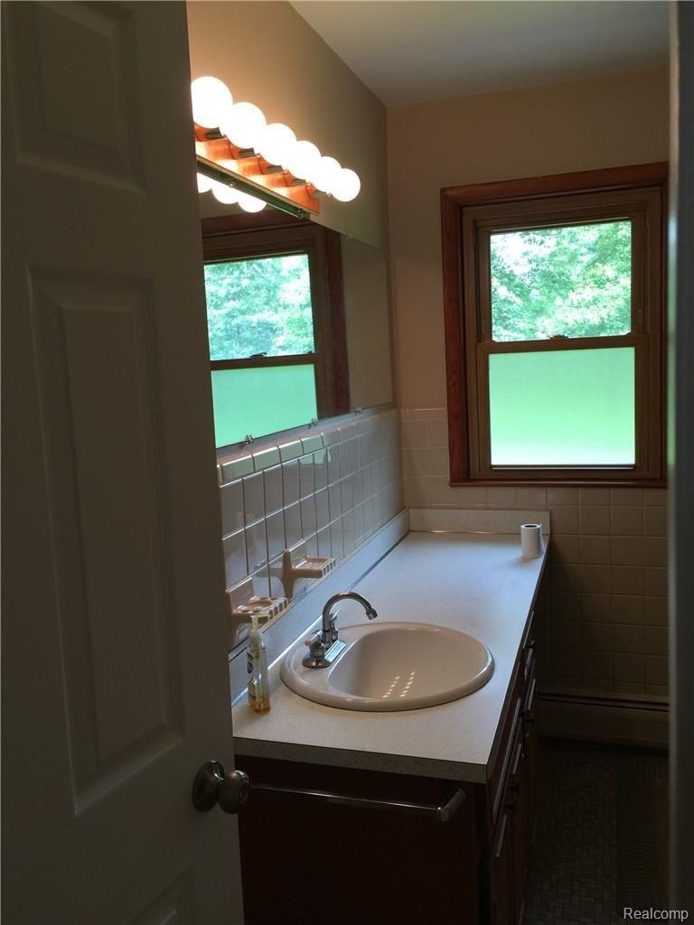 19923 Karr Road Belleville, MI 48111 - Photo 17 of 45 430.JPG