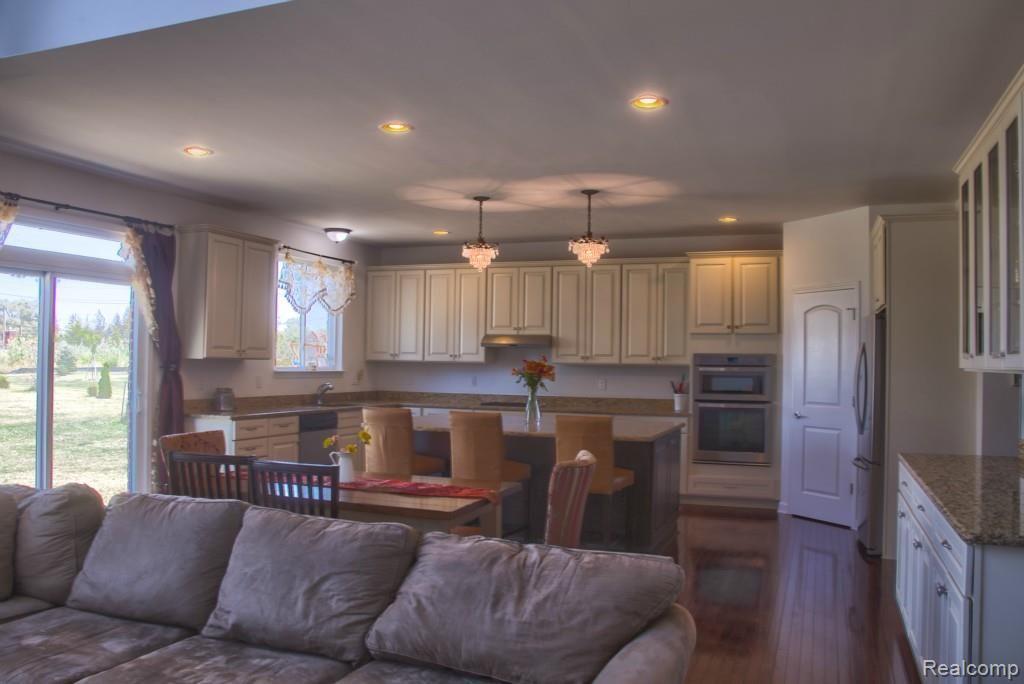 49504 Hanford Road Canton, MI 48187 - Photo 6 of 24 HDR6.jpg