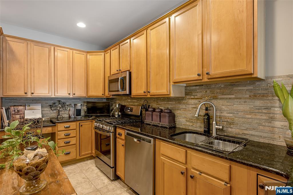 3213 Warren's Way Wanaque, NJ 07465 - Photo 11 of 35