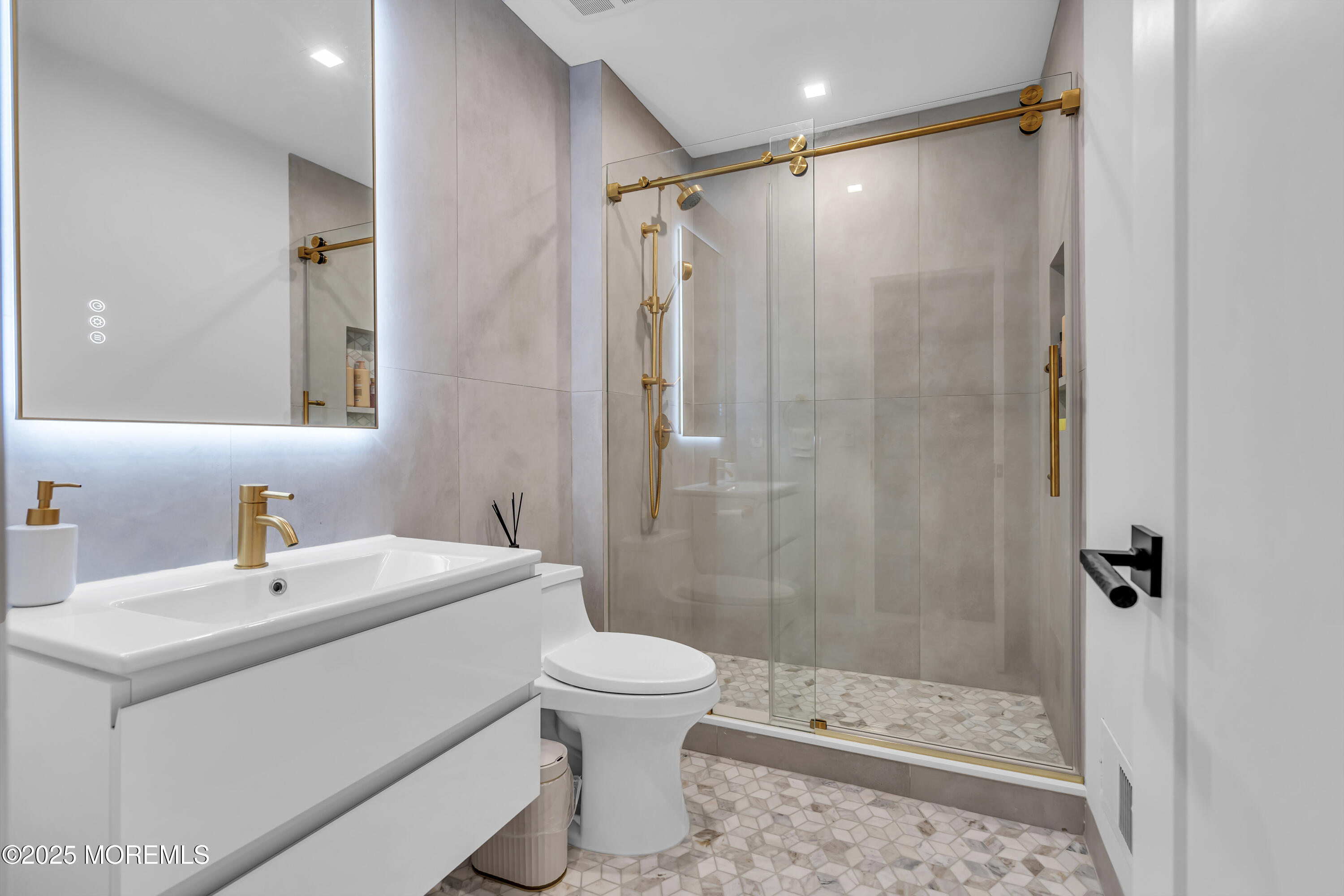 15 Madison Avenue Long Branch, NJ 07740 - Photo 28 of 40 058_dsc04414_130