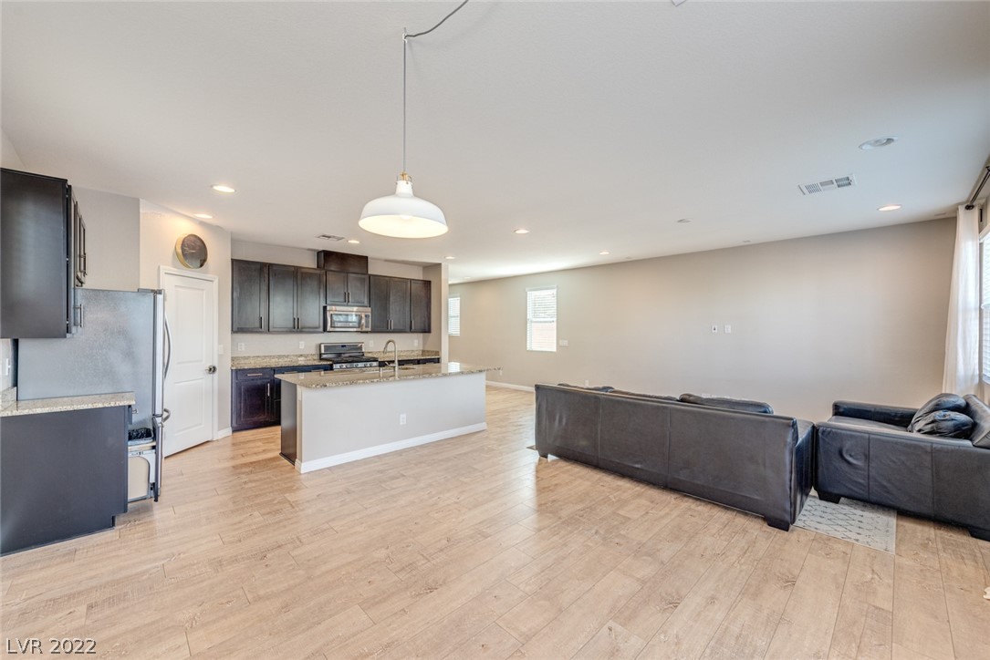 9224 Keystone Ridge Avenue Las Vegas, NV 89148 - Photo 8 of 25 Gallery Image 8