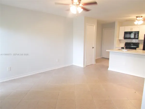 $1,500 | 4581 West McNab Road, Unit 17, Pompano Beach, FL 33069