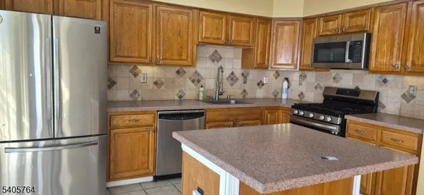 $2,800 | 6 Cabot Way, Franklin Park, NJ 08823