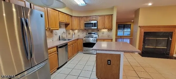 $2,800 | 6 Cabot Way, Franklin Park, NJ 08823