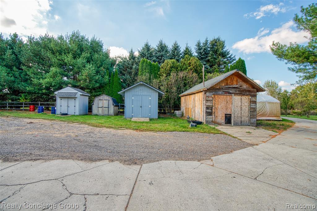16013 Bird Road Linden, MI 48451 - Photo 40 of 42