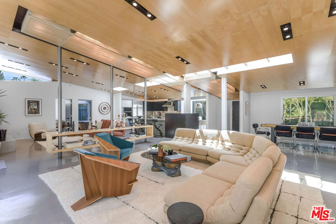 2538 Hutton Drive Beverly Hills, CA 90210 - Photo 12 of 63