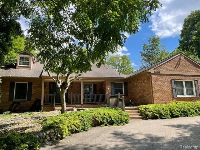 36253 Paddleford Road Farmington Hills, MI 48331 - Photo 1 of 27