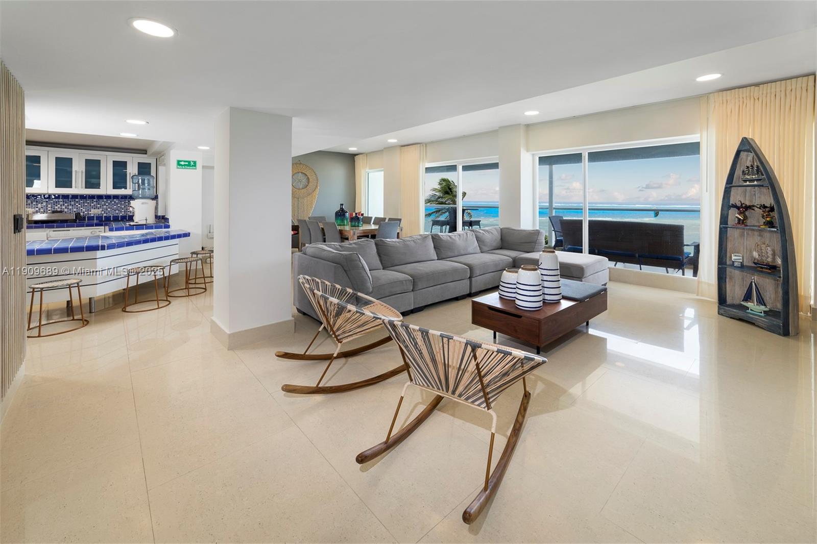 Las Cruces Las Cruces, SA 88001 - Photo 6 of 22 a living room with furniture and a wooden floor