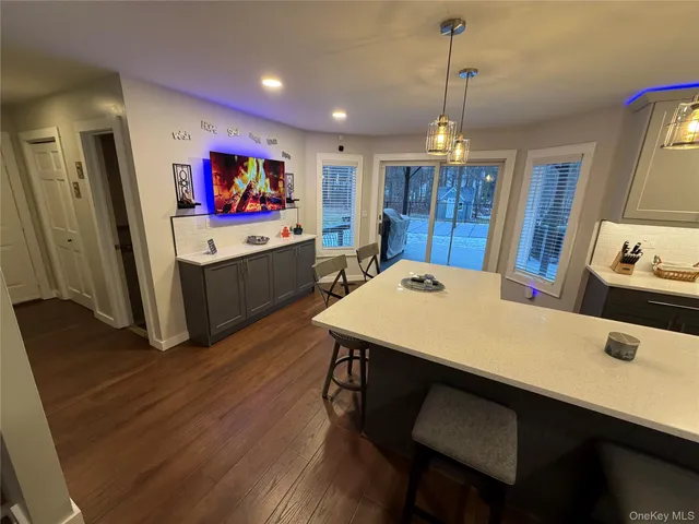 $965,000 | 503 Wading River Road, Manorville, NY 11949