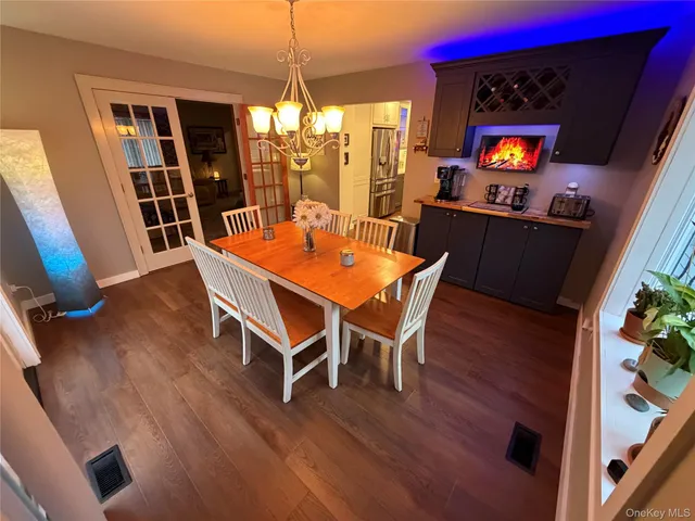 $965,000 | 503 Wading River Road, Manorville, NY 11949