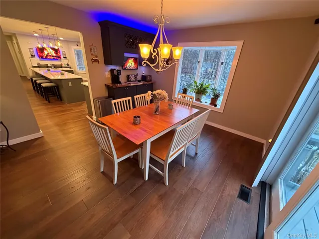 $965,000 | 503 Wading River Road, Manorville, NY 11949