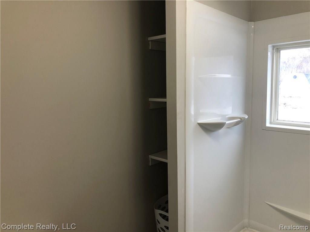 1065 South Oak Road Davison, MI 48423 - Photo 17 of 25 2018-01-21 12.33