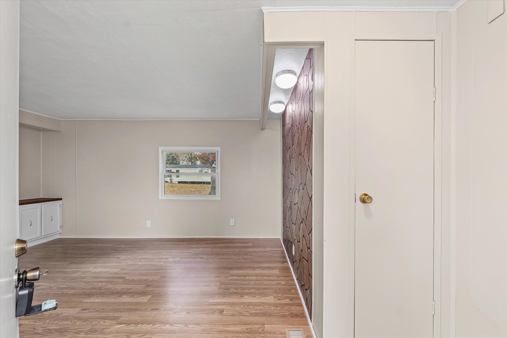 1149 Maze Court Decatur, IL 62526 - Photo 4 of 27