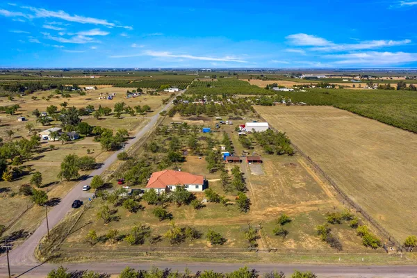 $875,000 | 6581 Wisconsin Avenue, Arbuckle, CA 95912