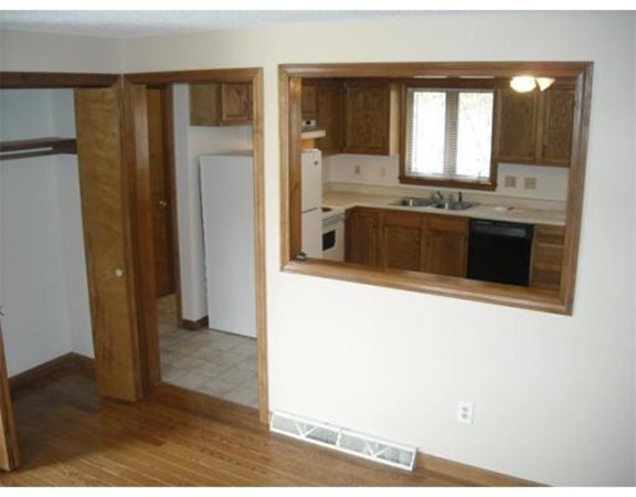 704 Russell Road, Unit B Westfield, MA 01085 - Photo 5 of 12