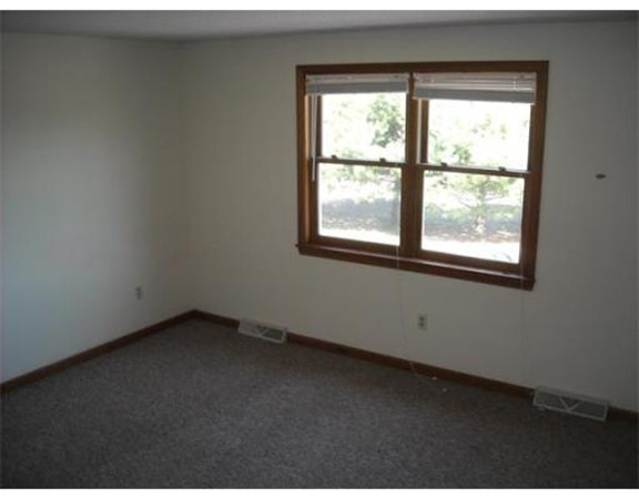 704 Russell Road, Unit B Westfield, MA 01085 - Photo 6 of 12