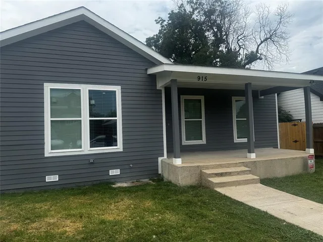 $260,000 | 915 East Humbolt Street, Fort Worth, TX 76104