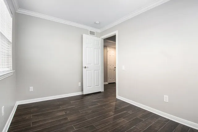 $225,000 | 1880 White Oak Drive, Unit 111, Houston, TX 77009