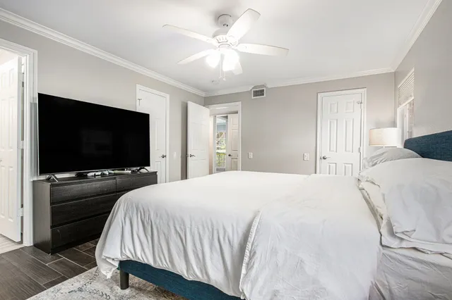 $225,000 | 1880 White Oak Drive, Unit 111, Houston, TX 77009