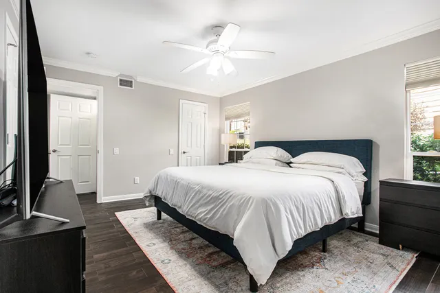 $225,000 | 1880 White Oak Drive, Unit 111, Houston, TX 77009