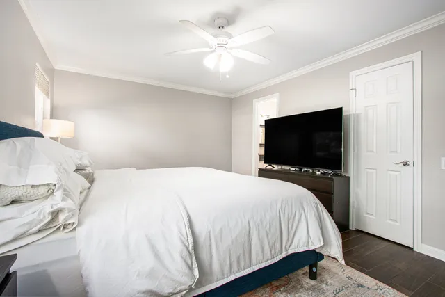 $225,000 | 1880 White Oak Drive, Unit 111, Houston, TX 77009