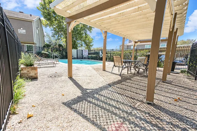 $225,000 | 1880 White Oak Drive, Unit 111, Houston, TX 77009