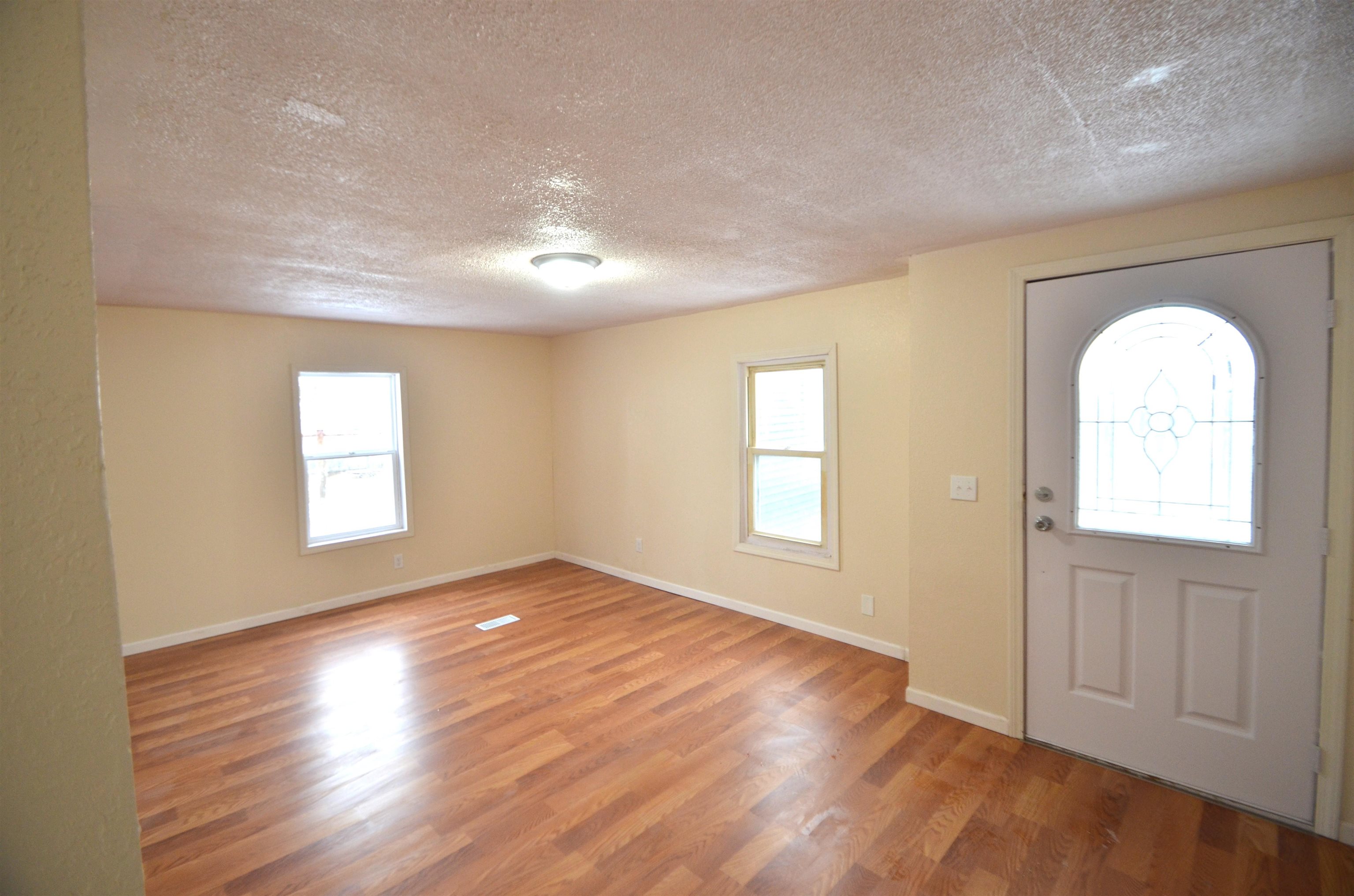 137 Walnut Street Butler, IN 46721 - Photo 4 of 18